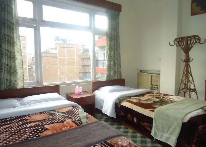 Bed & Breakfast Discovery 2*
